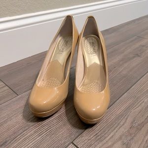 Michael Kors nude pumps